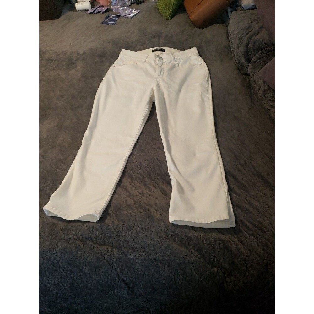 LEE PLATINUM LABEL SIZE:8 WHITE DENIM CAPRI *NEW WITHOUT TAGS*
